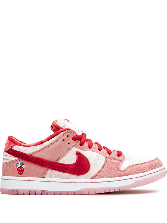 Nike SB Dunk Low StrangeLove Skateboards